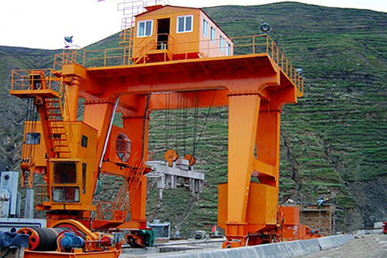 Electric Dam Top Industrial Gantry Crane For Hydraulic Equipment Transport Lifting