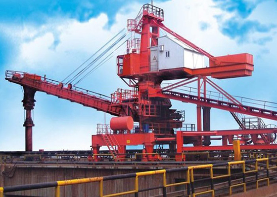 Mobile Rubber Tyred Port Gantry Crane , Rail Mounted Continuous Ship Unloader