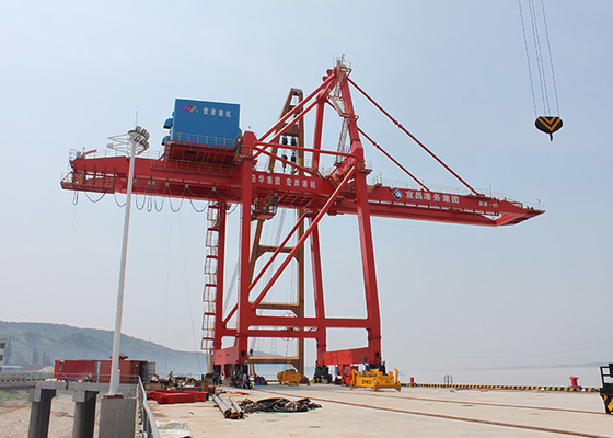 Ship To Shore Port Gantry Crane For Container Handling , Quayside Container Crane