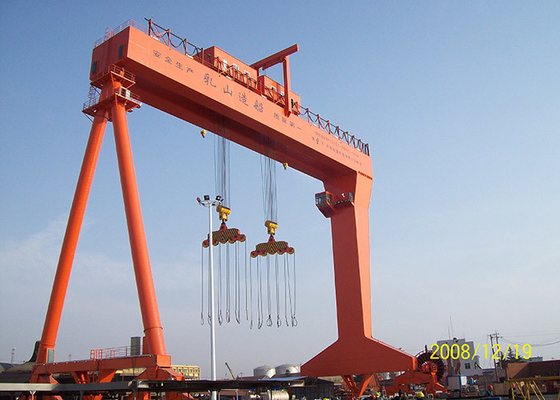 Double Girder Port Gantry Crane For Dockyard Shipbuilding With Heavy Lifting Load