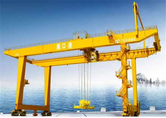 Portal Rail Mounted Container Gantry Crane Lifting Equipment For Offload / Stack