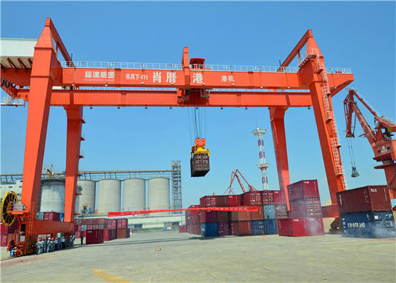Portal Rail Mounted Container Gantry Crane Lifting Equipment For Offload / Stack