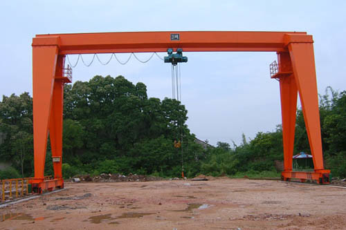 MH Type Single Beam Gantry Crane Electric Gantry Crane 100 Microns Average Thickness